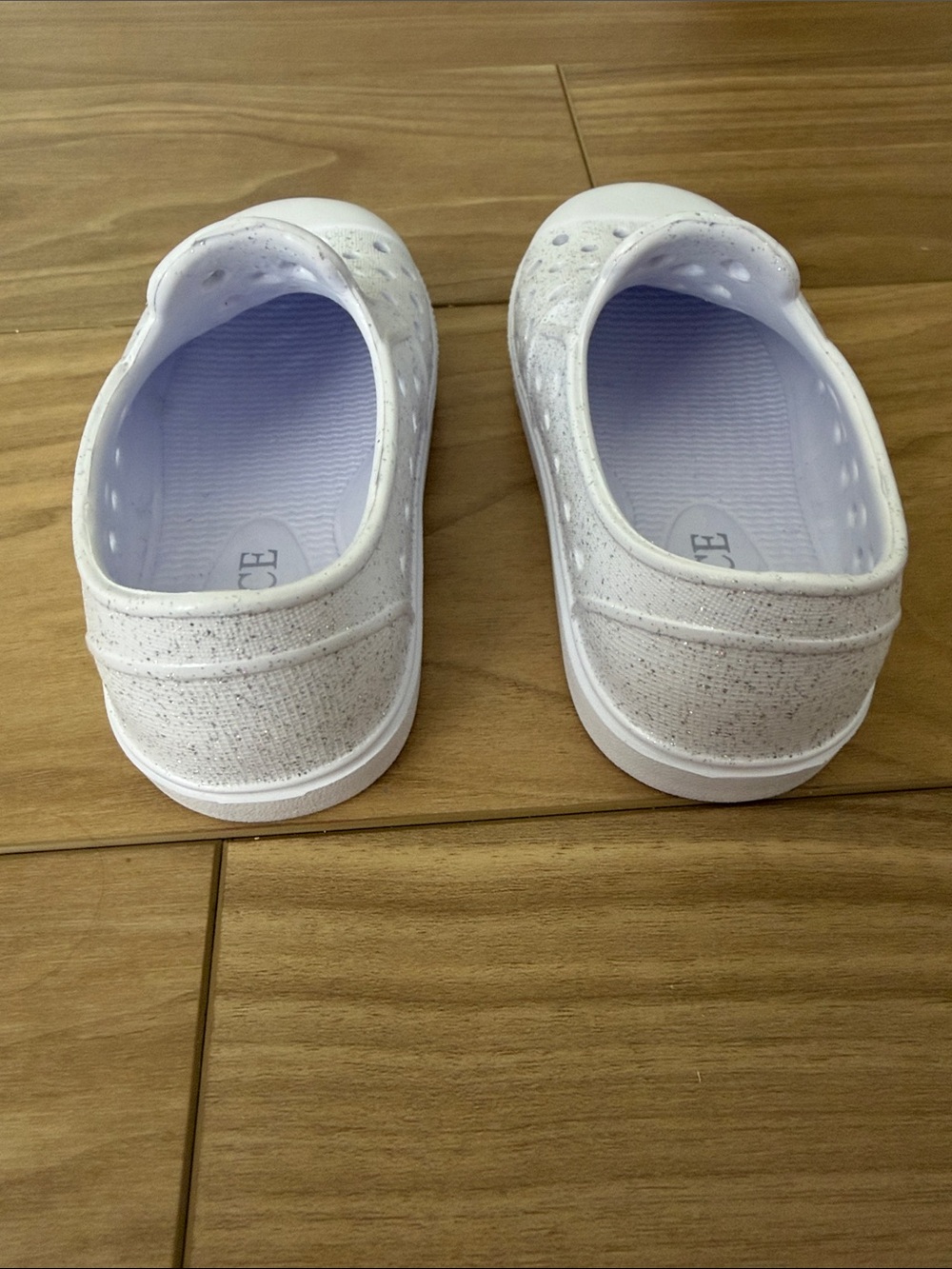 Kids White Glitter Slip-On Sneakers with Pink Star & Purple Shell - Picture 4 of 5